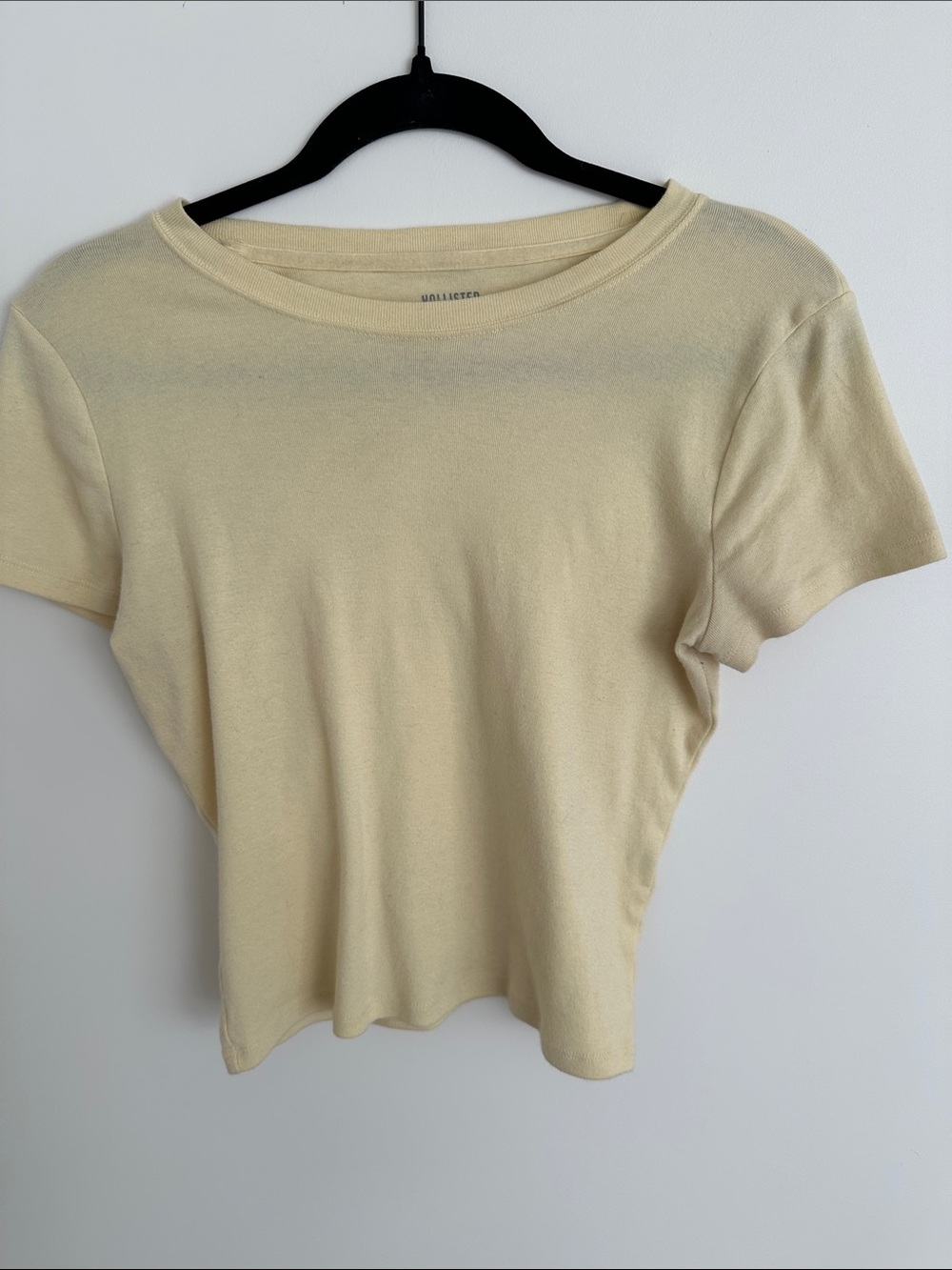 Hollister Short Sleeve Crew Tee - Pale Yellow